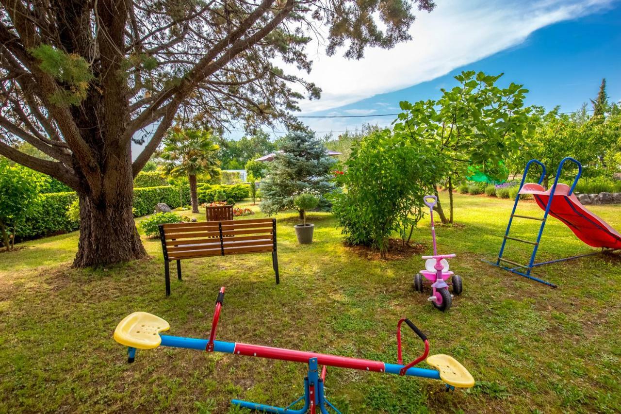 Garden Paradise App Sveti Vid-Miholjice Exterior photo